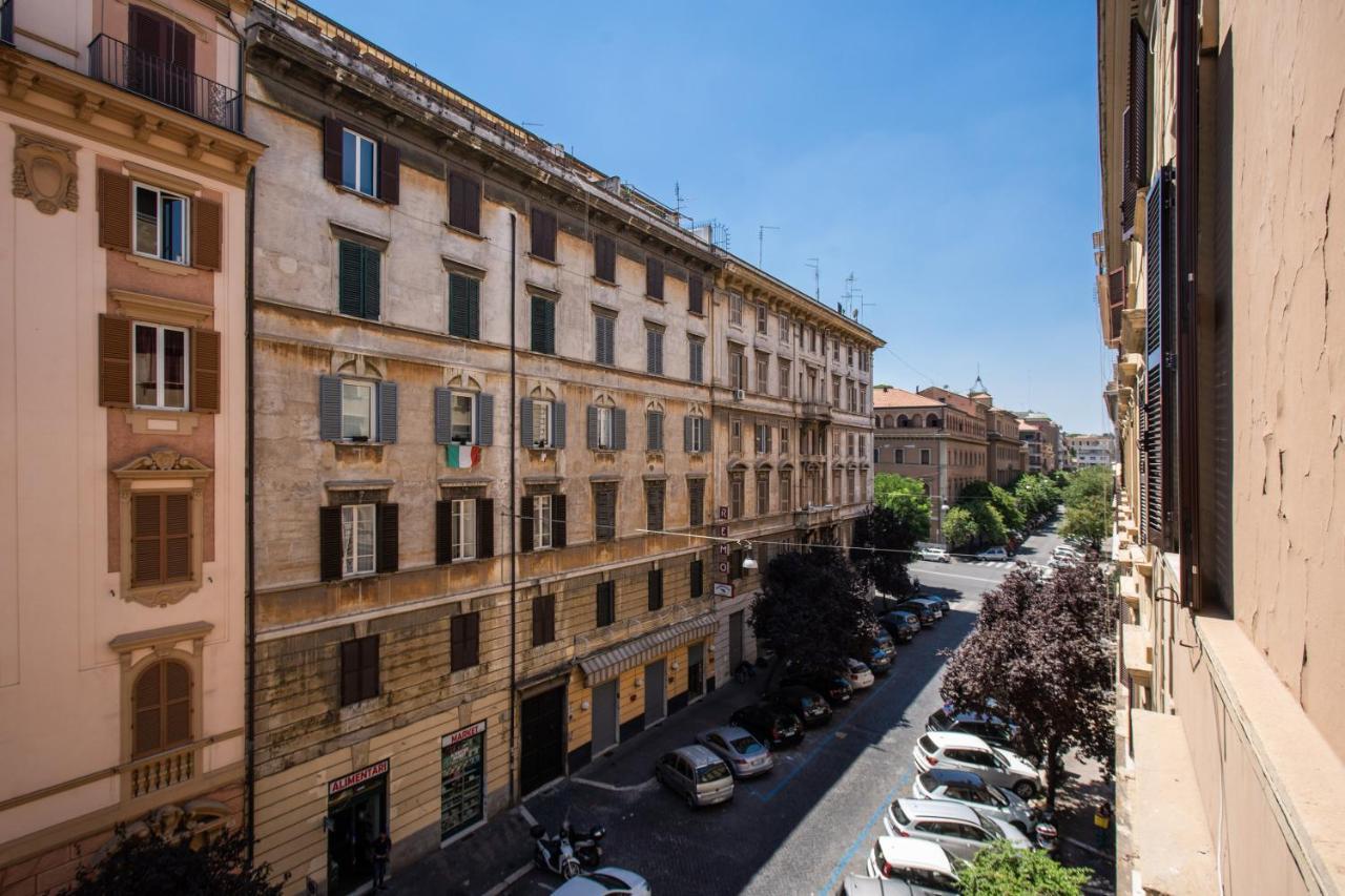 3 Bedrooms Vatican Rome City Center Apt, Rome
